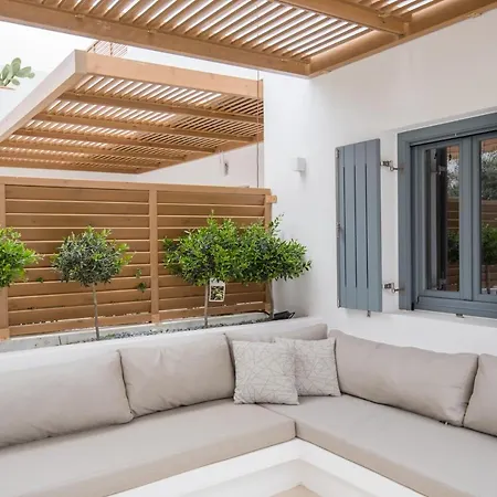 Aba ηospitalité, The Deluxe Suite, * Náoussa